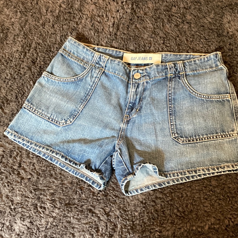 Gap shorts